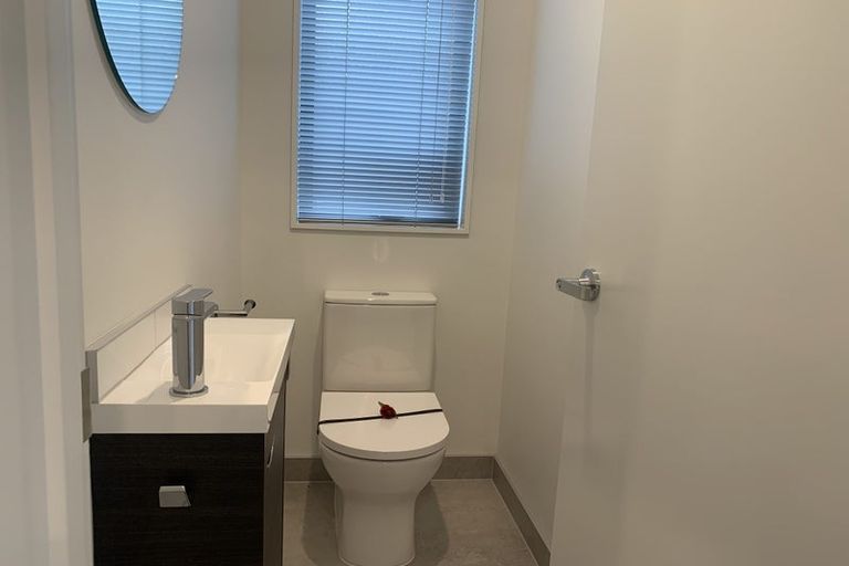 Photo of property in 10 Port Way, Rosehill, Papakura, 2113