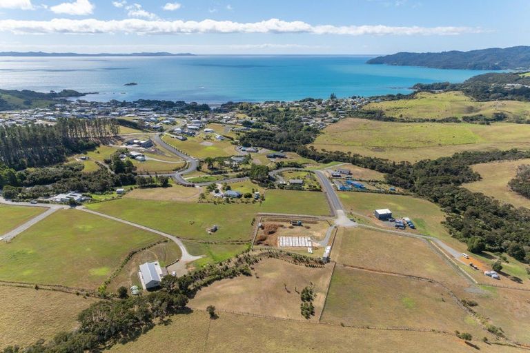 Photo of property in 14 Amelie Place, Coopers Beach, 0420