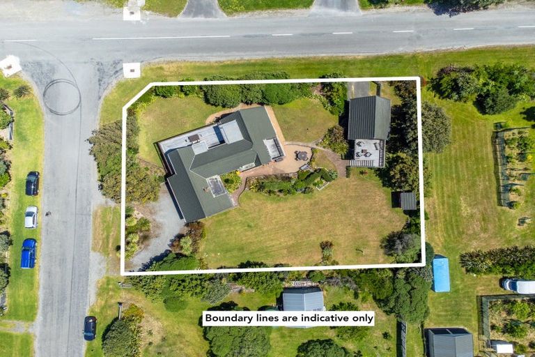 Photo of property in 2 Kitchener Street, Te Horo Beach, Otaki, 5581