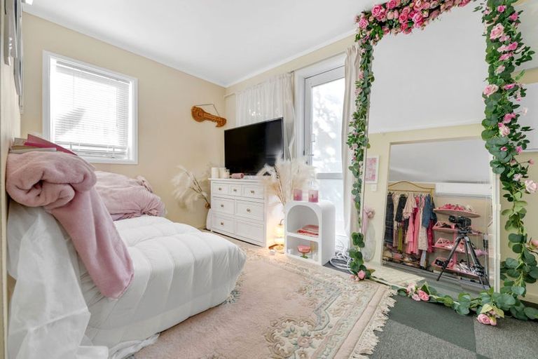 Photo of property in 44 Eugenia Rise, Totara Heights, Auckland, 2105