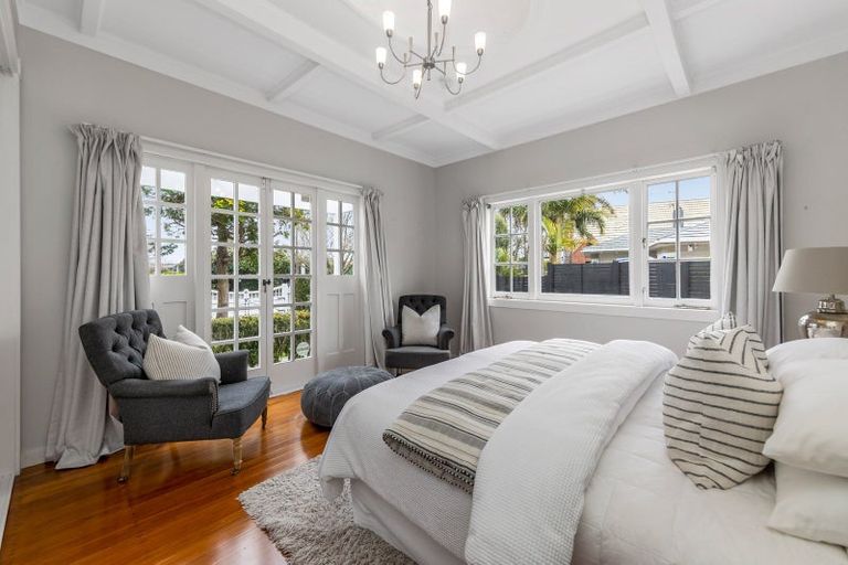 Photo of property in 106 St Heliers Road, Saint Heliers, Auckland, 1071
