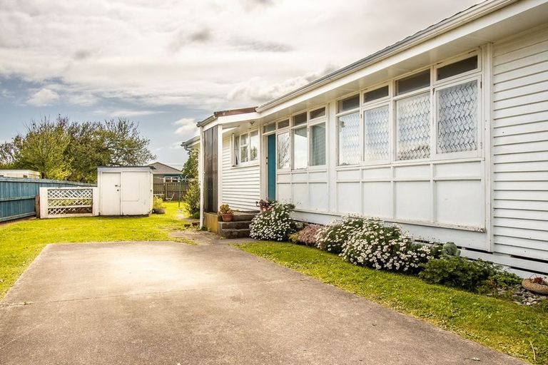 Photo of property in 9 Temuera Street, Otaki, 5512