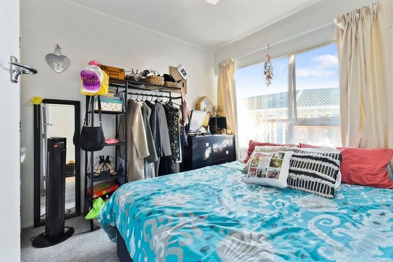 Photo of property in 2/15 Sharland Avenue, Manurewa, Auckland, 2102