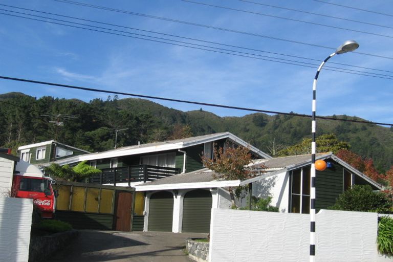 Photo of property in 379 Stokes Valley Road, Stokes Valley, Lower Hutt, 5019