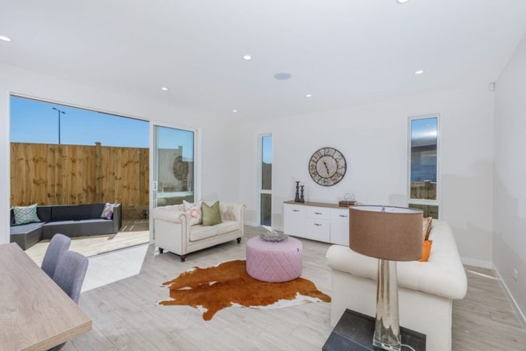 Photo of property in 8 Konoba Avenue, Kumeu, 0810