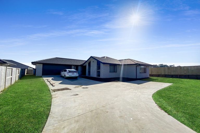 Photo of property in 6 Faber Place, Rototuna North, Hamilton, 3210