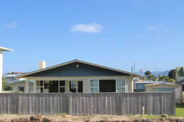 Photo of property in 20 Karewa Parade, Papamoa Beach, Papamoa, 3118