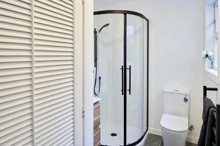 Photo of property in 1/24 Crieff Street, Northland, Wellington, 6012