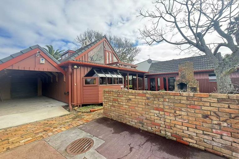 Photo of property in 7b The Esplanade, Eastern Beach, Auckland, 2012