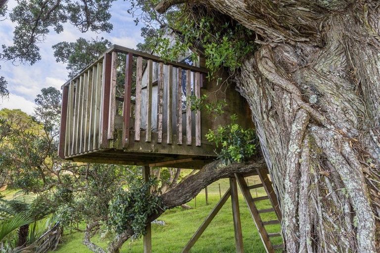 Photo of property in 987 Hibiscus Coast Highway, Waiwera, Orewa, 0994