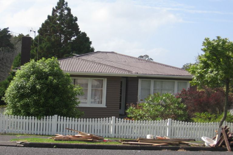 Photo of property in 1/35 St Leonards Road, Kelston, Auckland, 0602