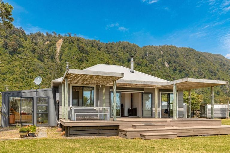 Photo of property in 57 New Road, Granity, 7823