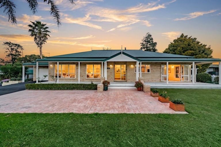 Photo of property in 154 Awa Road, Kumeu, 0891