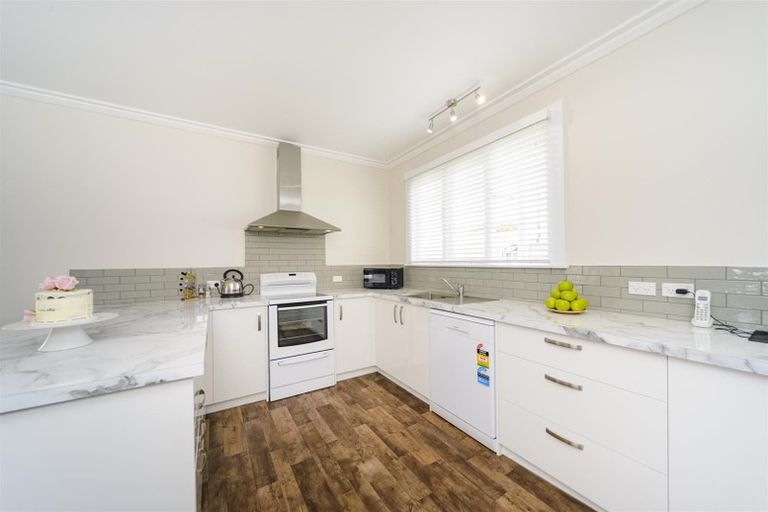 Photo of property in 7 Station Road, Marton, 4710