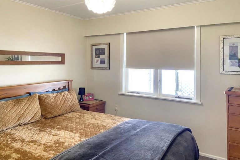 Photo of property in 9 Totara Park Road, Clouston Park, Upper Hutt, 5018