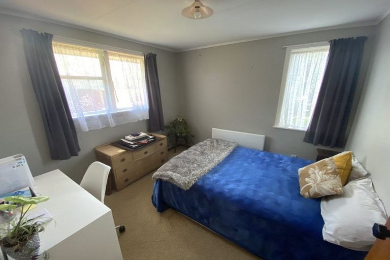 Photo of property in 42 Costley Street, Carterton, 5713