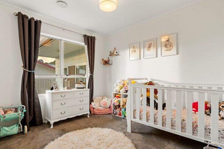 Photo of property in 28 Dingadee Street, Welcome Bay, Tauranga, 3112