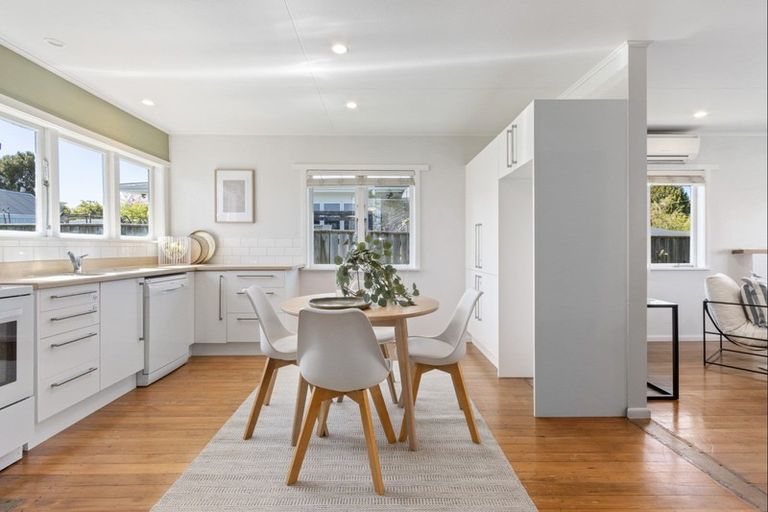 Photo of property in 7 Palmerston Road, Havelock North, 4130