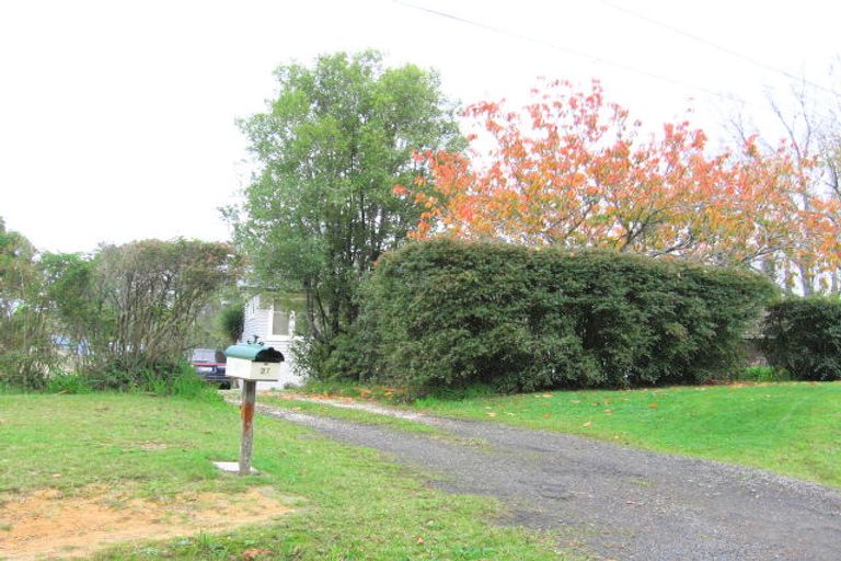 Photo of property in 27 Churchouse Road, Greenhithe, Auckland, 0632