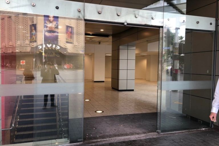 Photo of property in 290 Queen Street, Pukekohe, 2120