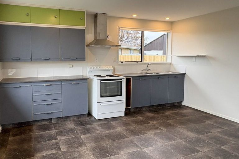 Photo of property in 14 Carteret Place, Aranui, Christchurch, 8061