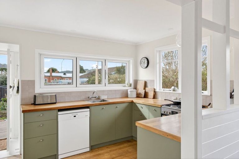 Photo of property in 14 Ropata Street, Kaiti, Gisborne, 4010