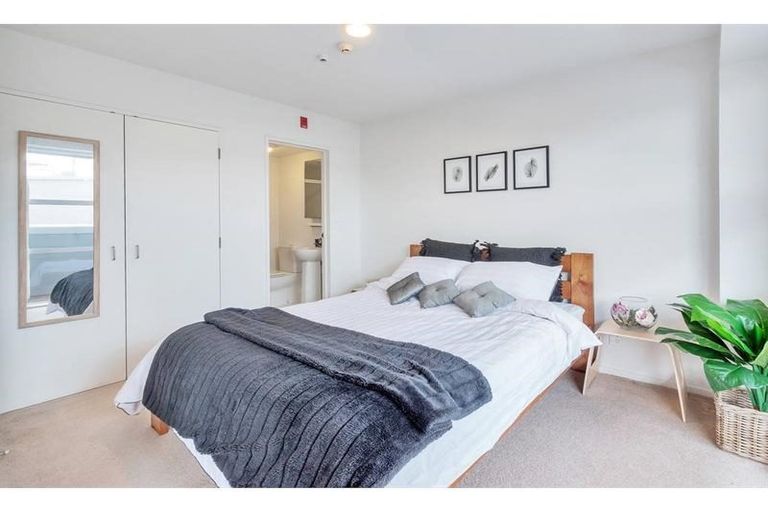 Photo of property in 24/8 Clayton Street, Newmarket, Auckland, 1023