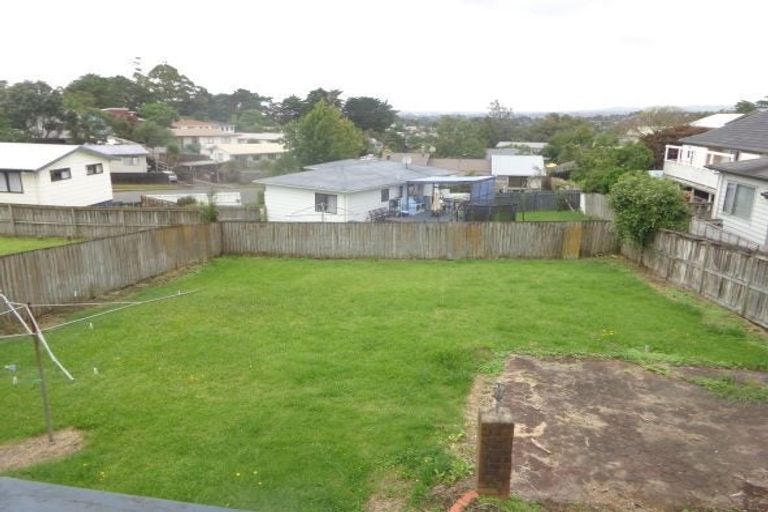 Photo of property in 81 Hobsonville Road, West Harbour, Auckland, 0618