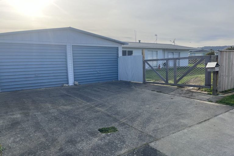 Photo of property in 27 Stirling Street, Levin, 5510