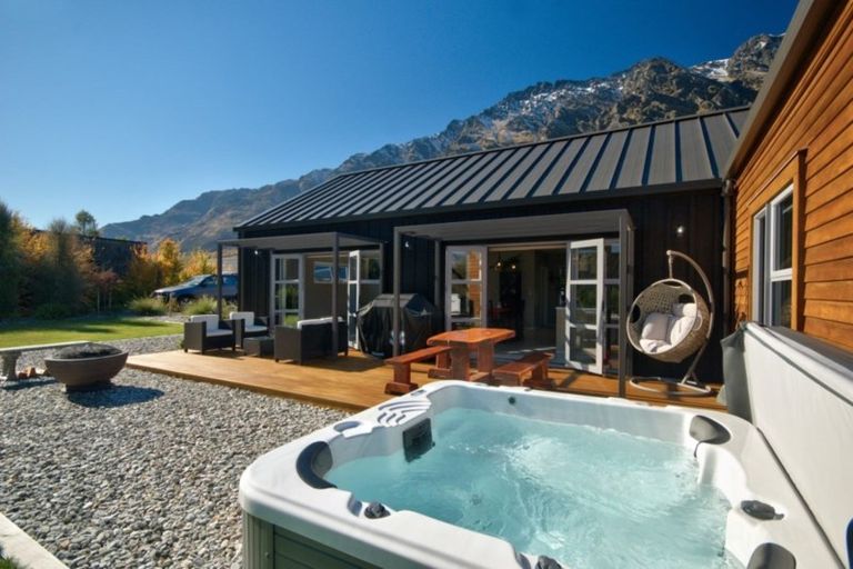 Photo of property in 7 Bretby Court, Jacks Point, Queenstown, 9371
