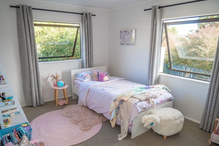 Photo of property in 19 Stratford Drive, Cable Bay, 0420