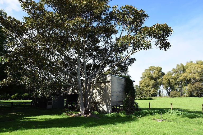 Photo of property in 735 Wharerata Road, Manutuke, 4072