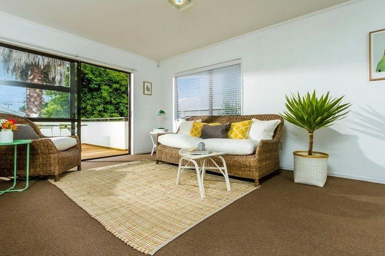 Photo of property in 2/6 Evan Street, Belmont, Auckland, 0622