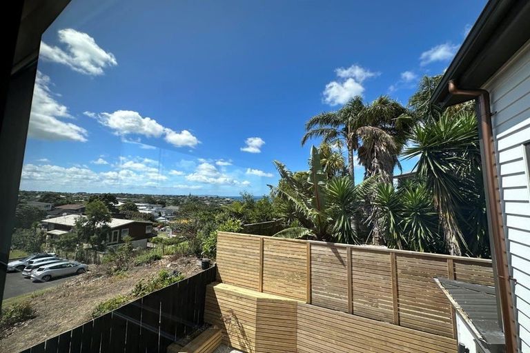 Photo of property in 81b Matipo Road, Mairangi Bay, Auckland, 0630