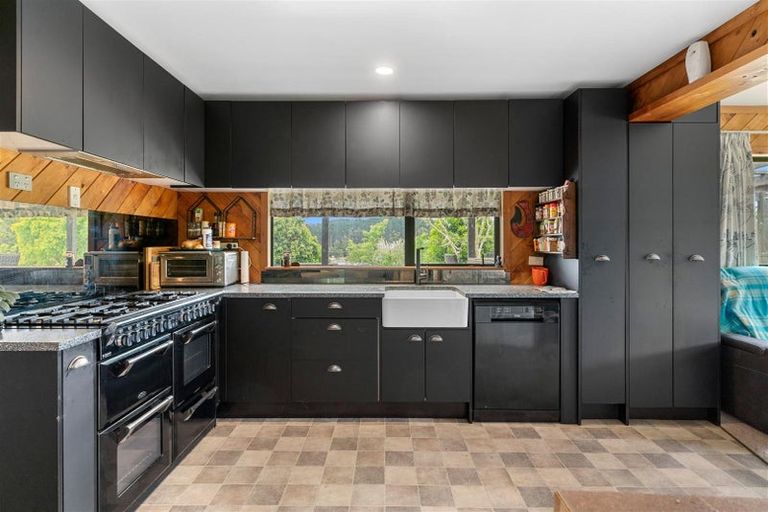 Photo of property in 34 Naumai Road, Tauhoa, Warkworth, 0984