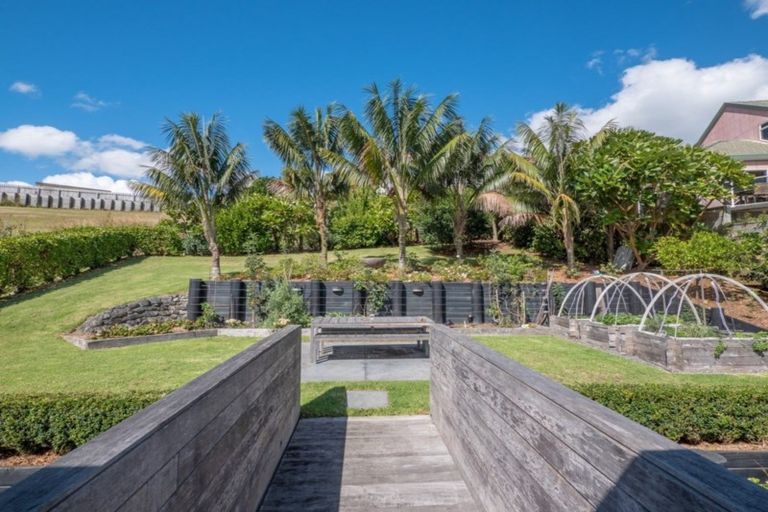 Photo of property in 16 Bay View Road, Moncks Bay, Christchurch, 8081