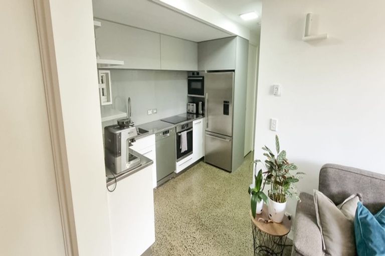 Photo of property in 2/83 Hinemoa Street, Birkenhead, Auckland, 0626