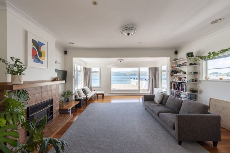 Photo of property in 189 Marine Parade, Seatoun, Wellington, 6022