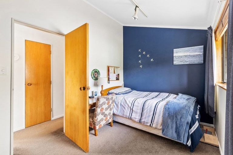 Photo of property in 1/283 East Coast Road, Mairangi Bay, Auckland, 0630