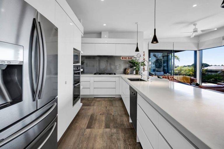 Photo of property in 15 Links Drive, Waiwhakaiho, New Plymouth, 4312