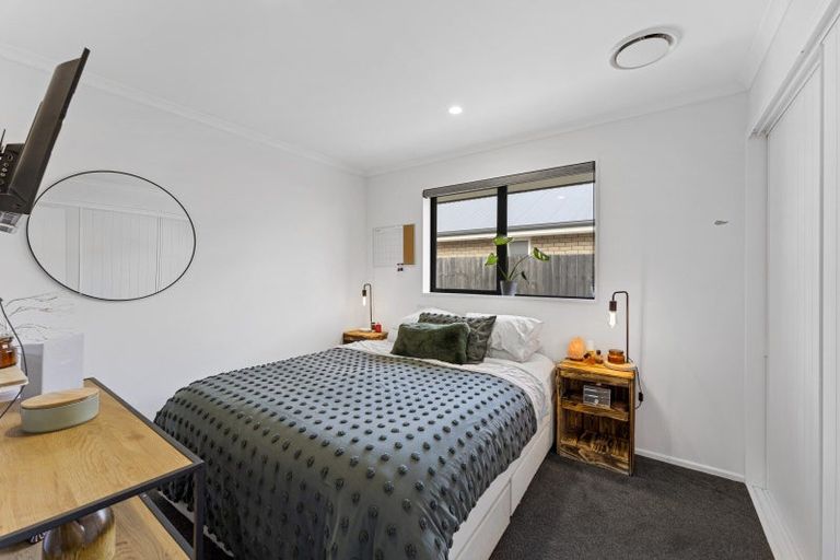 Photo of property in 18 Grey Way, Russley, Christchurch, 8042