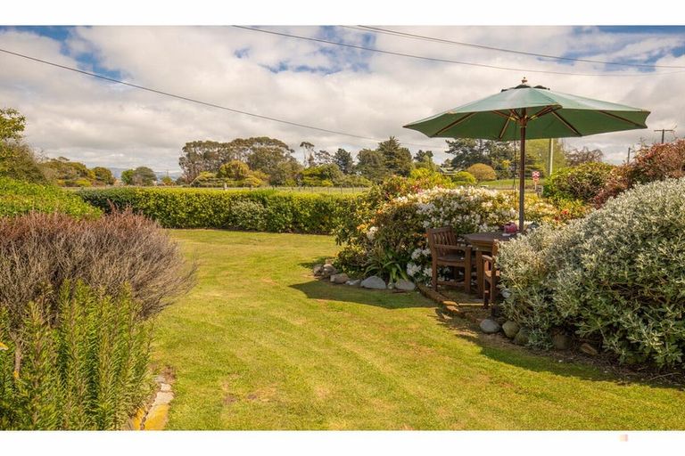 Photo of property in 347 Waimate Highway, Saint Andrews, Timaru, 7971