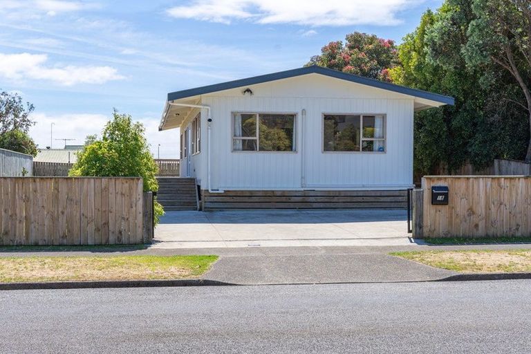 Photo of property in 18 Hicks Crescent, Waikanae Beach, Waikanae, 5036