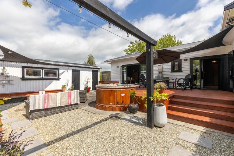 Photo of property in 82 Tikorangi Road, Tikorangi, Waitara, 4383