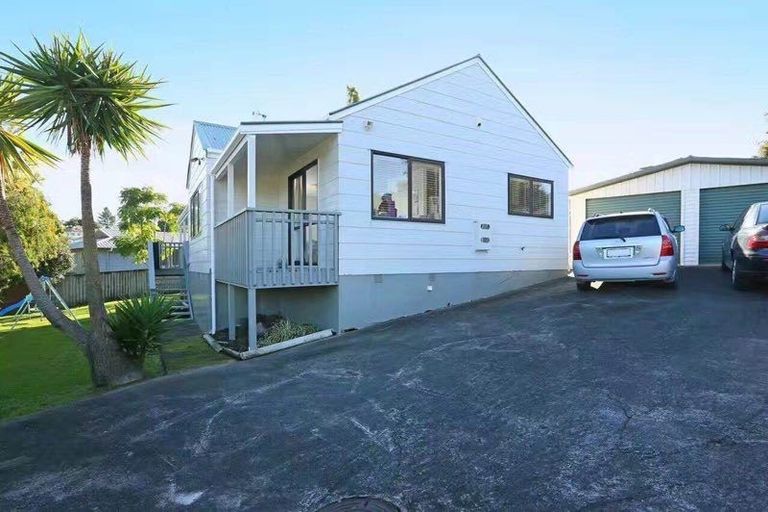 Photo of property in 128 Moire Road, West Harbour, Auckland, 0618