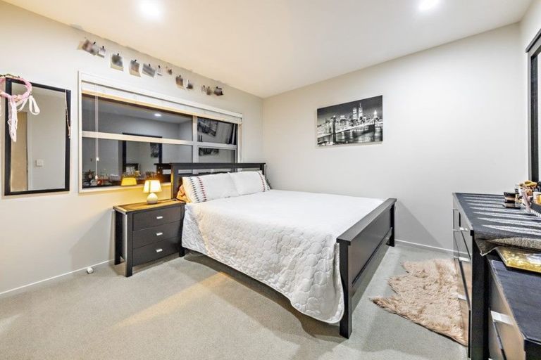 Photo of property in 34 Pickaberry Avenue, Karaka, Papakura, 2113