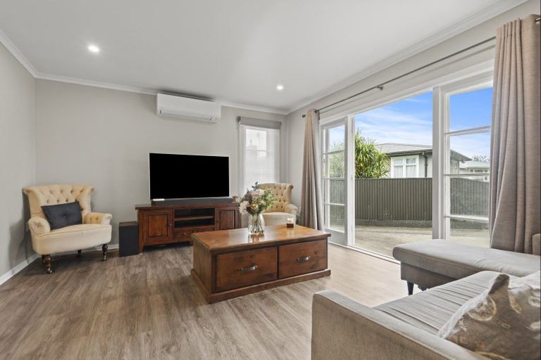 Photo of property in 11 Moray Place, Highbury, Palmerston North, 4412