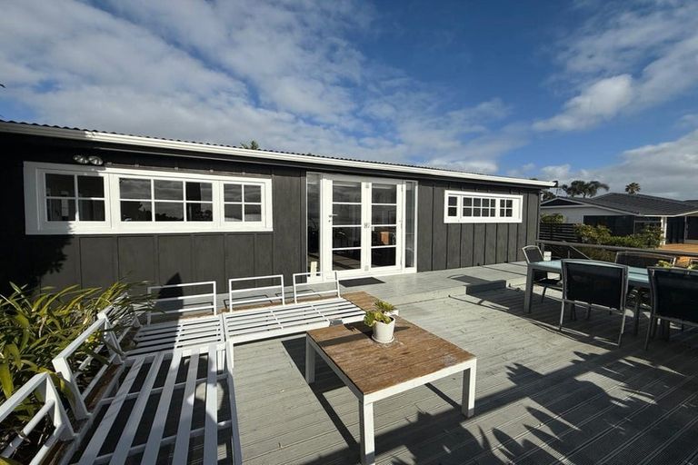 Photo of property in 75a Torkar Road, Clarks Beach, 2122