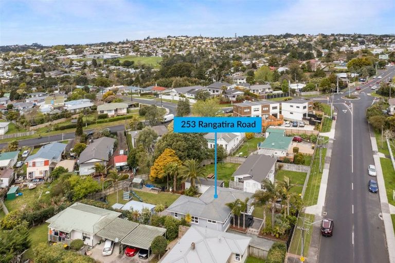 Photo of property in 253 Rangatira Road, Beach Haven, Auckland, 0626