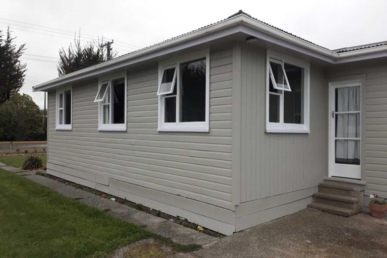 Photo of property in 25 Main Road, Tuatapere, 9620